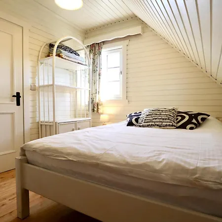 La Pomme De Pin Fraiture