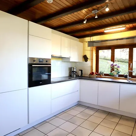 La Pomme De Pin Fraiture