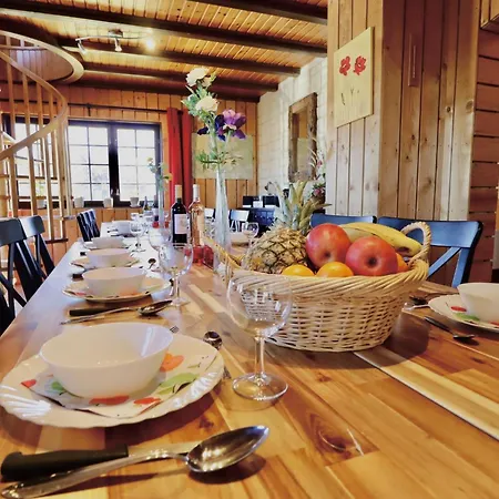 La Pomme De Pin * Fraiture